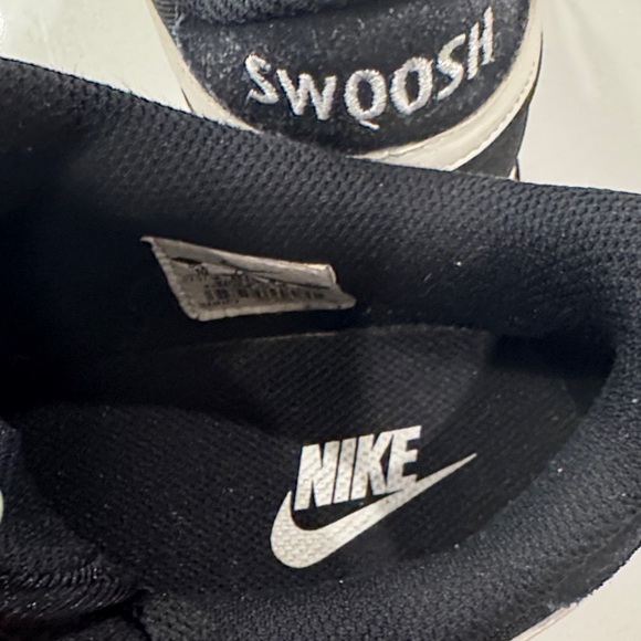 Nike Black and White  Sneakers - Picture 6 of 9